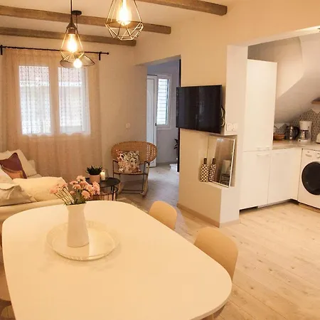 Feriehus Stylish Modern Maisonnette *